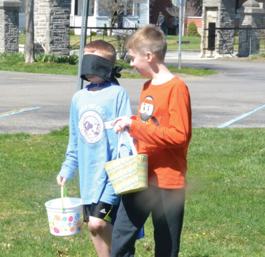 Easter egg hunt : Lions club puts on event for all children